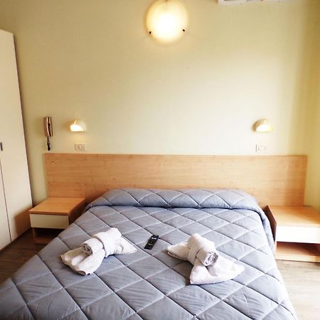 Hotel Frida Rimini Bagian luar foto