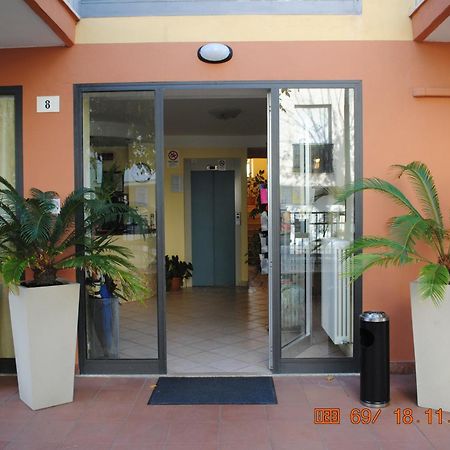 Hotel Frida Rimini Bagian luar foto