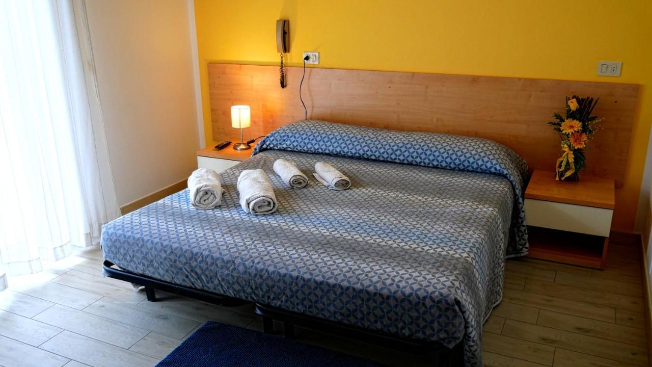 Hotel Frida Rimini Bagian luar foto