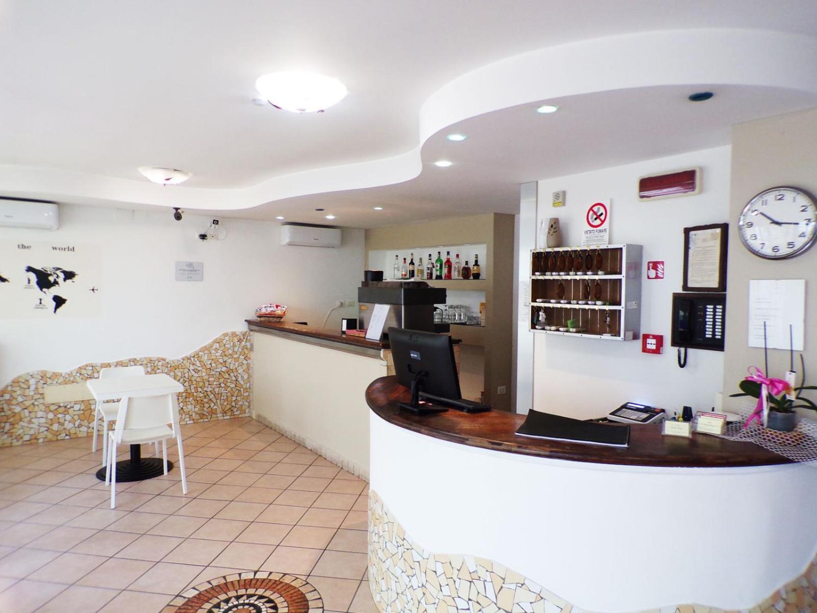 Hotel Frida Rimini Bagian luar foto