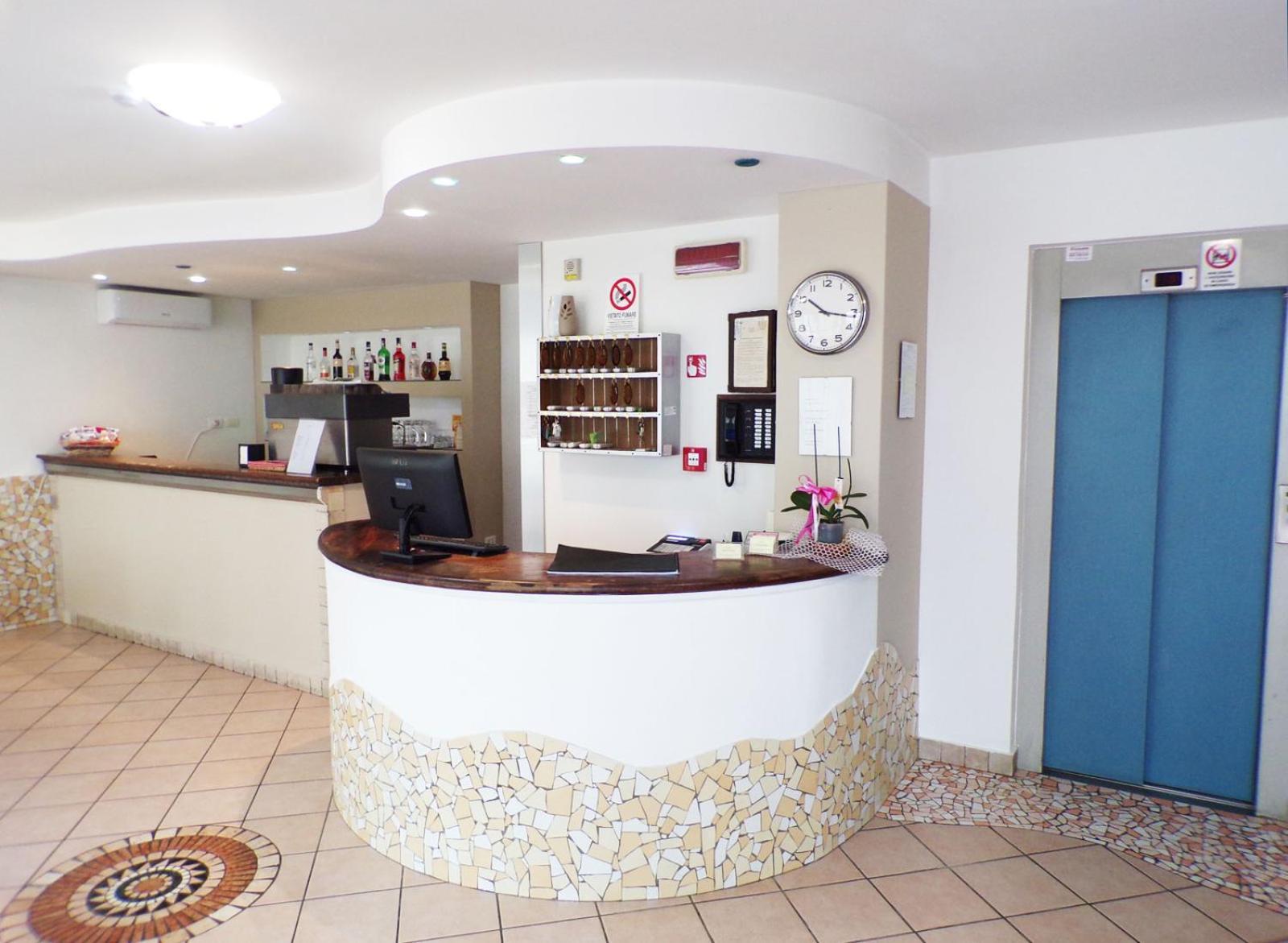 Hotel Frida Rimini Bagian luar foto
