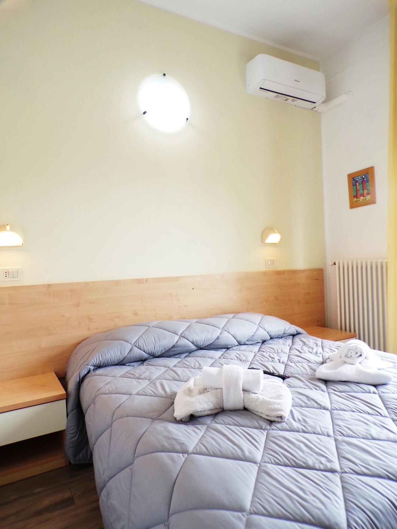 Hotel Frida Rimini Bagian luar foto