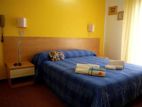 Hotel Frida Rimini Bagian luar foto